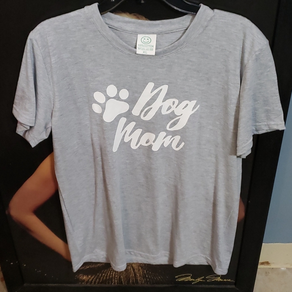 Dog mom t-shirt